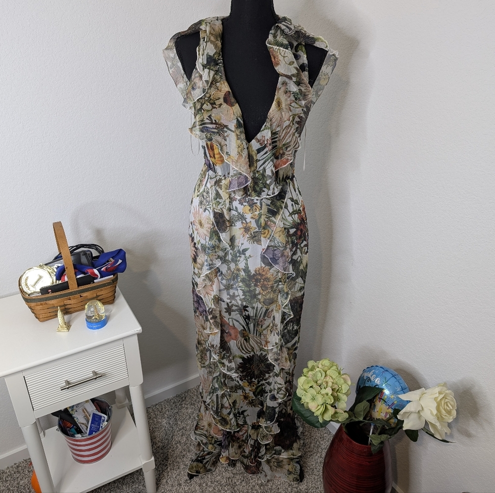 💘 NICHOLE LYNEL Garden Gala Ruffle Dress - Picture 3 of 8